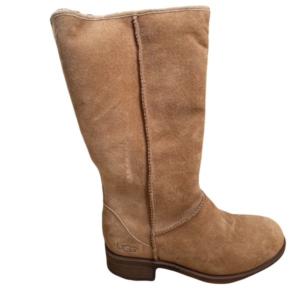 UGG Shoes - UGG Linford boots.‎ Women’s size 5.